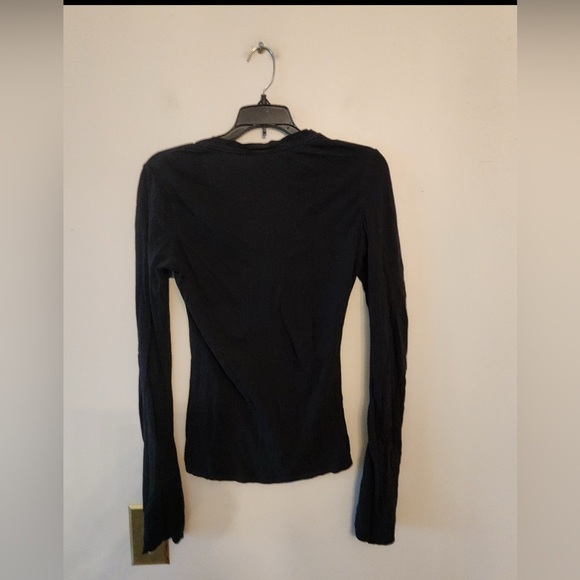 Rue 21 black lightweight Long Sleeve shirt size medium - Picture 2 of 3